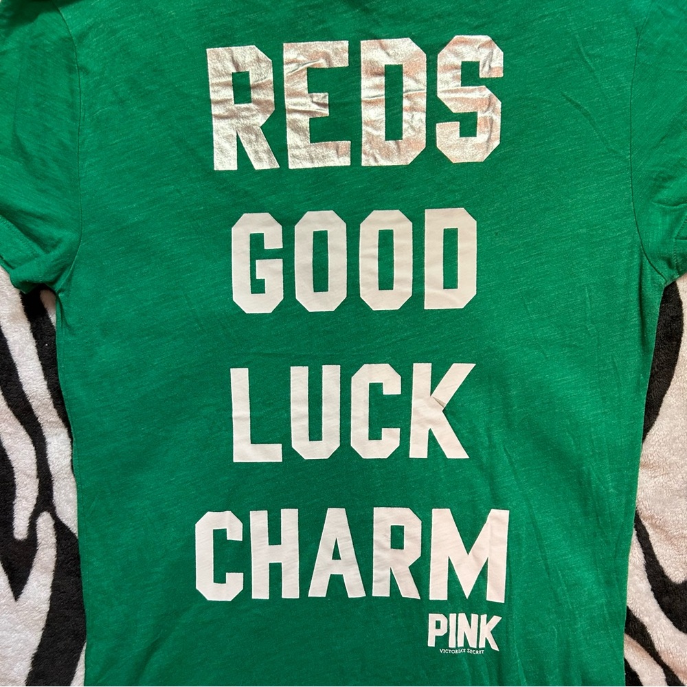 VSPINK 2012 Cincinnati Reds Top - Picture 4 of 4